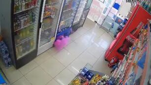 Menores de edad roban con bengalas de humo en Córdoba.