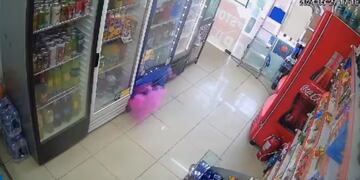 Menores de edad roban con bengalas de humo en Córdoba.