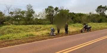 Accidente vial en Campo Ramón dejó a motociclista herido.
