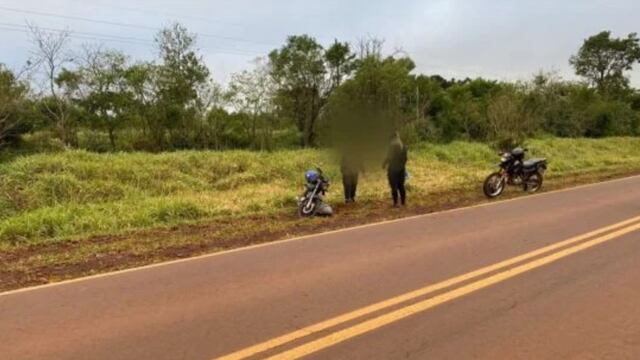 Accidente vial en Campo Ramón dejó a motociclista herido.