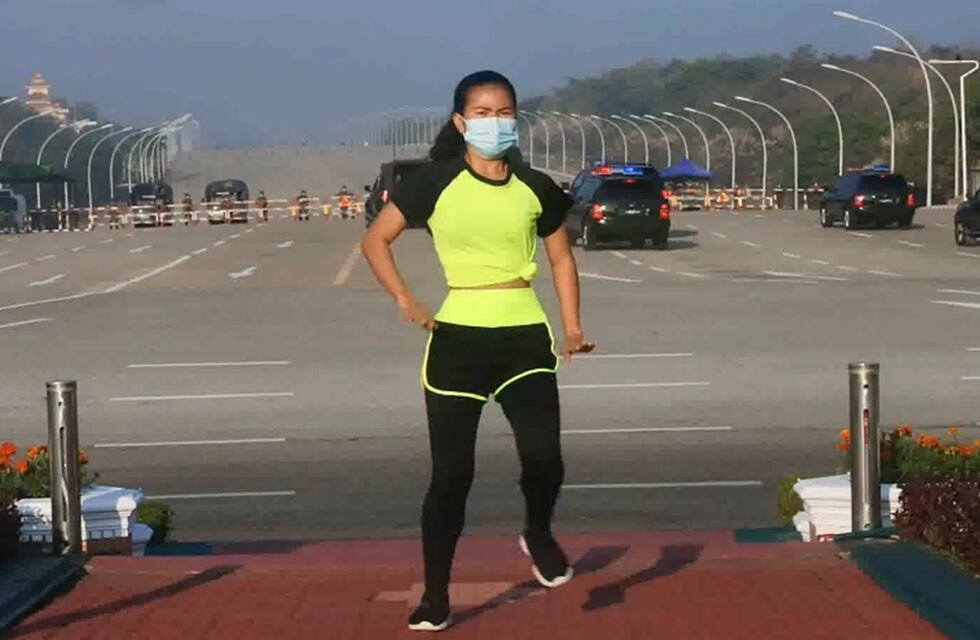 Insólito: hizo su clase de aerobic sin notar un golpe de Estado