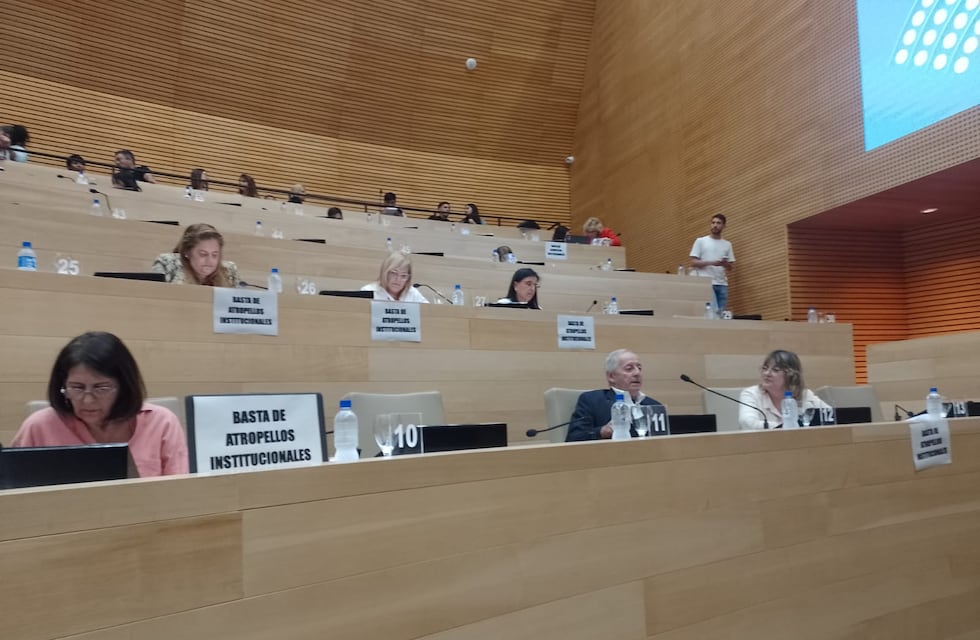 Qué se trató en la Legislatura de Córdoba y por qué la oposición lo tildó de “golpe institucional”