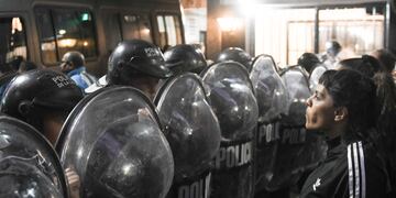 El Gobierno de la Ciudad mantendrá a sus efectivos a pesar de la orden judicial. 
Foto Federico Lopez Claro