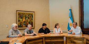 El Gobierno provincial también proyecta la construcción de canales de riego para fortalecer la producción.