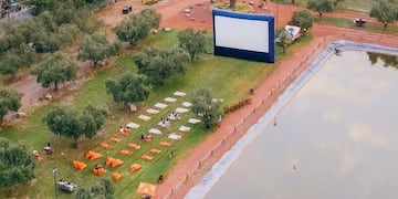 Una pantalla gigante, el lago y la luz de la luna serán los acompañantes de los jóvenes maipucinos que se sumen al "Planazo" organizado por El Roble y Maipú Municipio.