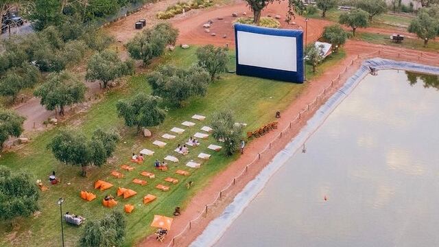 Una pantalla gigante, el lago y la luz de la luna serán los acompañantes de los jóvenes maipucinos que se sumen al "Planazo" organizado por El Roble y Maipú Municipio.