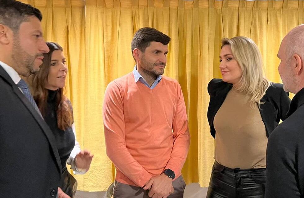 Pasado pisado: Maximiliano Pullaro y Carolina Losada se reunieron en Buenos Aires