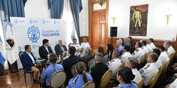 Reunión interministerial con el gobernador Jaldo, para trazar lineamientos de seguridad en la provincia.