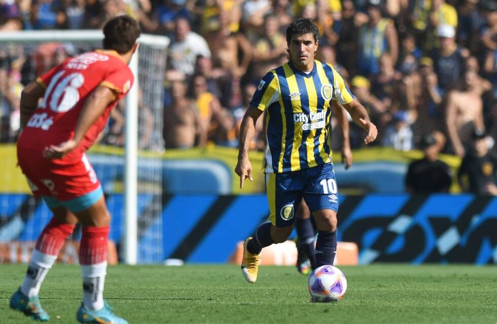 Rosario Central lo dio vuelta ante Arsenal y ganó un partido a pura tarjeta roja