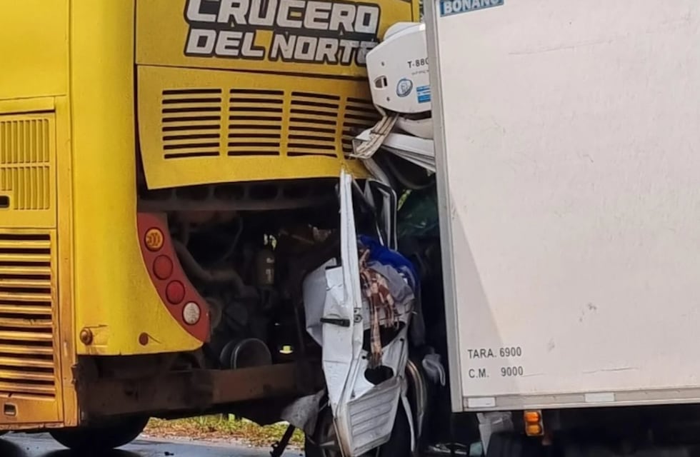 Accidente vial en Garupá dejó como saldo a un camionero herido