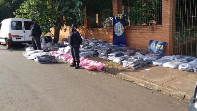 Contrabando de camperas en Puerto Iguazú.