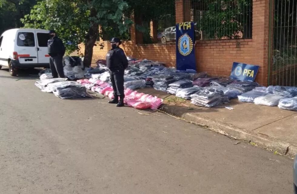 Frustraron el contrabando de 600 camperas en Puerto Iguazú