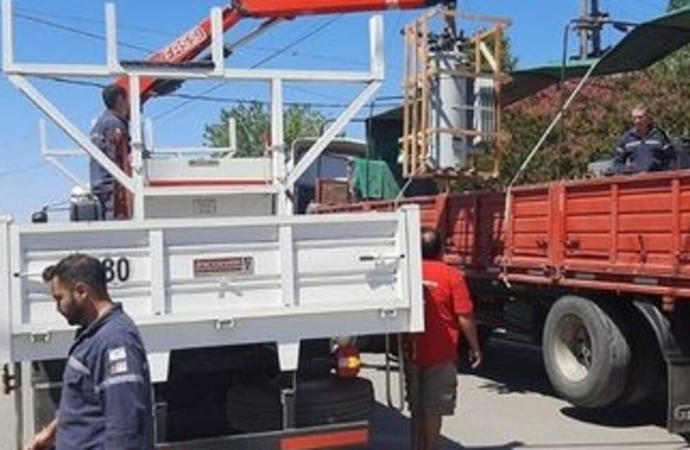 Nuevo transformador para la Cooperativa Eléctrica de Soldini