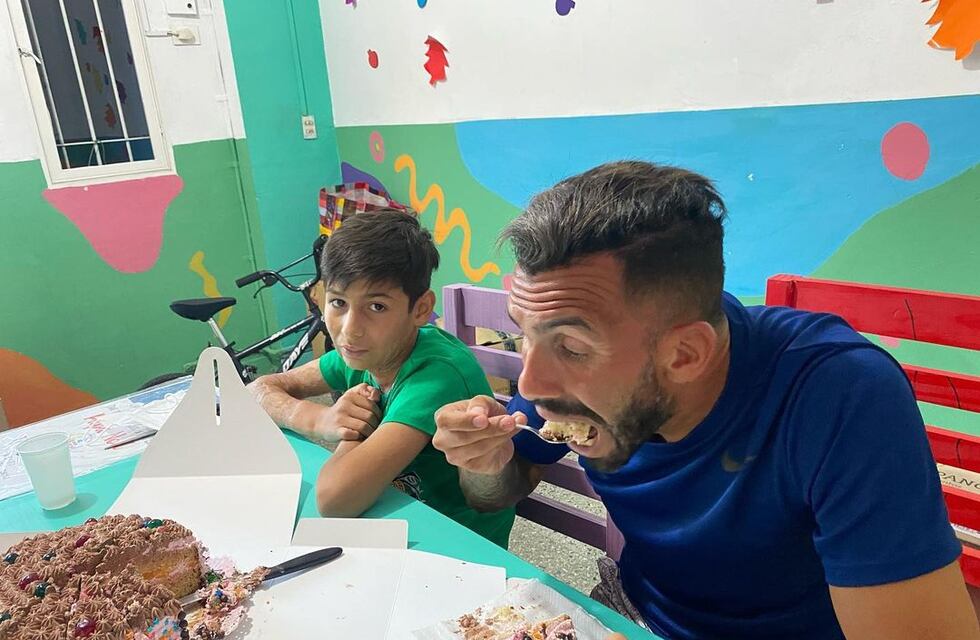 Joaquín Nahuel, el nene pastelero, cumplió su sueño y conoció a Carlos Tevez