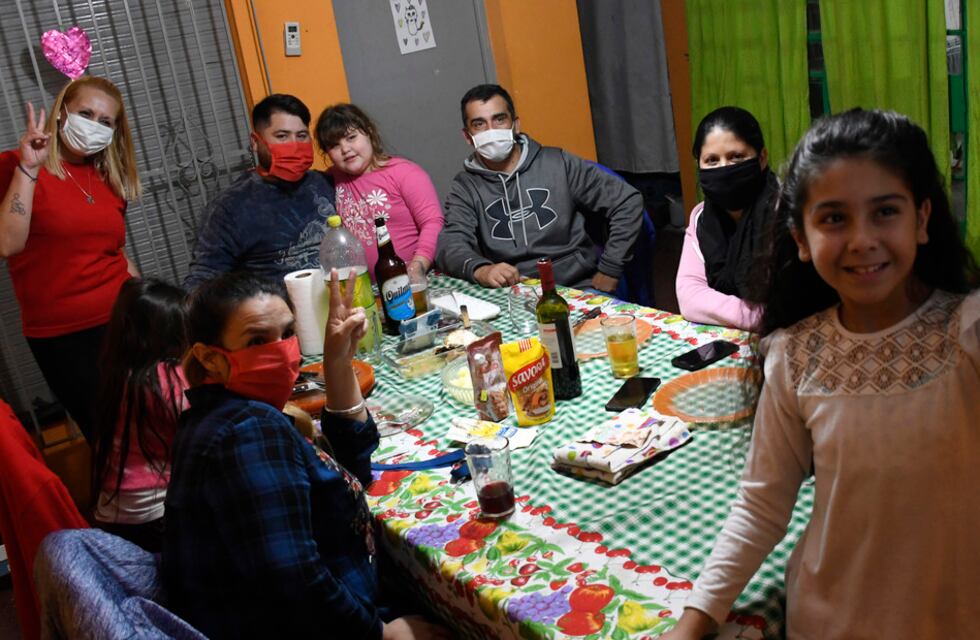 Ampliarán el límite para reuniones sociales por las restricciones en Santa Fe