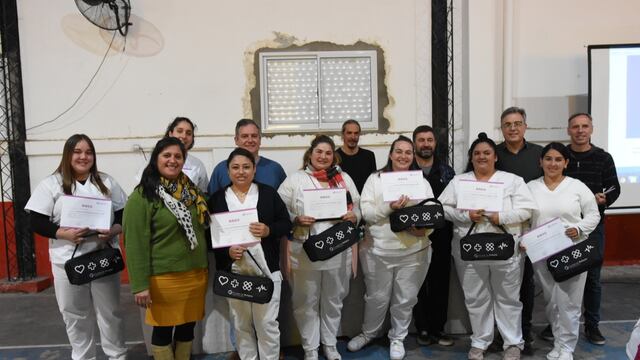 Entregaron un kit para los estudiantes de enfermería en Rafaela