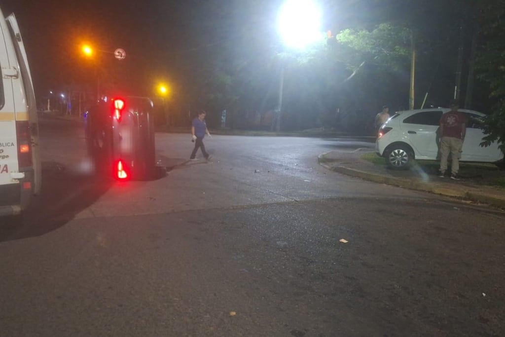 Un hombre murió y dos personas resultaron heridas en un grave choque en Posadas.