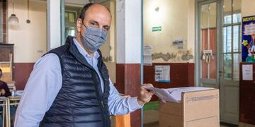 José Corral votó temprano. (@josecorralSF)