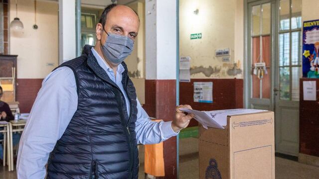 José Corral votó temprano. (@josecorralSF)