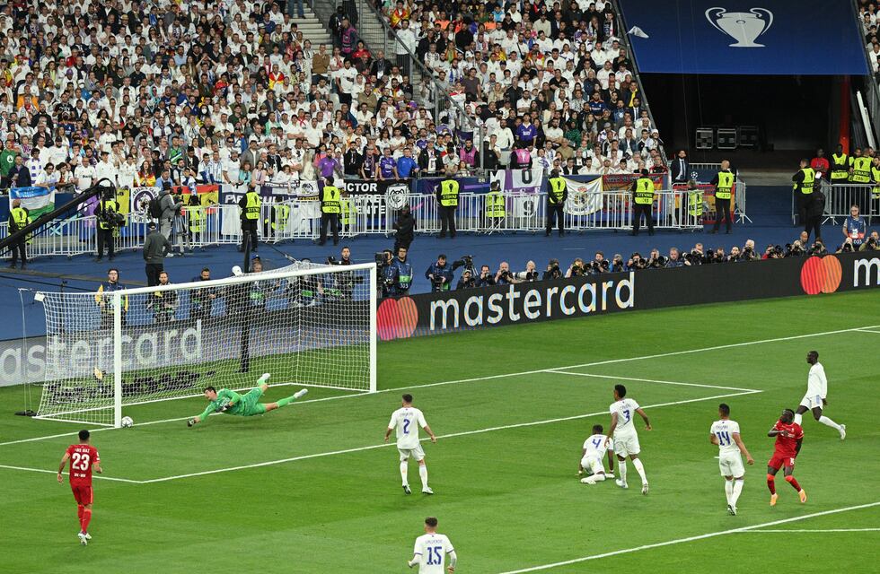 Champions League: Courtois y el palo le negaron el 1-0 al Liverpool