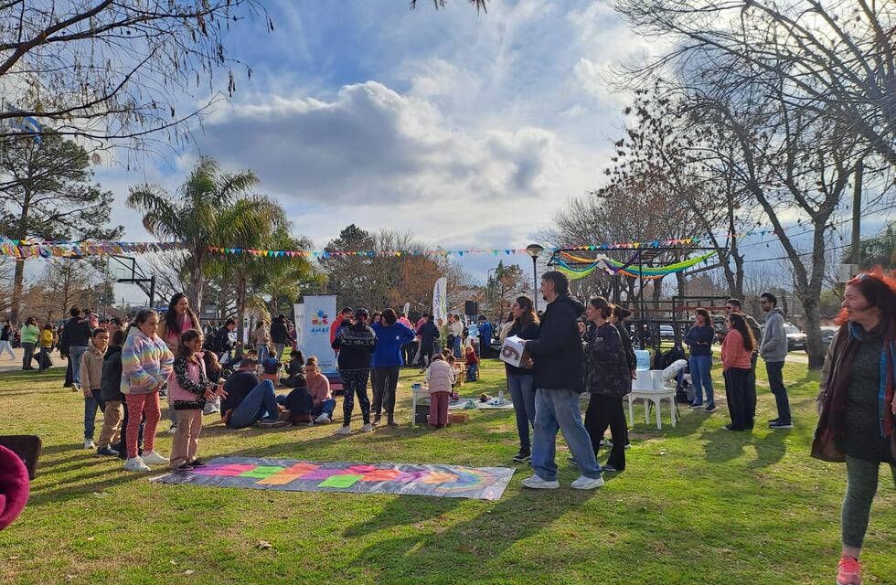 Miles de niños colmaron la Plaza Belgrano y vivieron una jornada de diversión y juegos