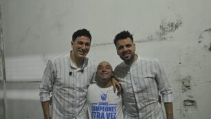 Fotografías del baile de Q' Lokura en Villa Retiro. Cantaron Nicolás Sattler, Chino Herrera y brilló Gonzalito Millares, integrante de la banda. (Fotografías de Javier Ferreyra)