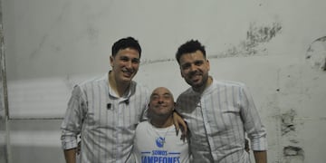 Fotografías del baile de Q' Lokura en Villa Retiro. Cantaron Nicolás Sattler, Chino Herrera y brilló Gonzalito Millares, integrante de la banda. (Fotografías de Javier Ferreyra)