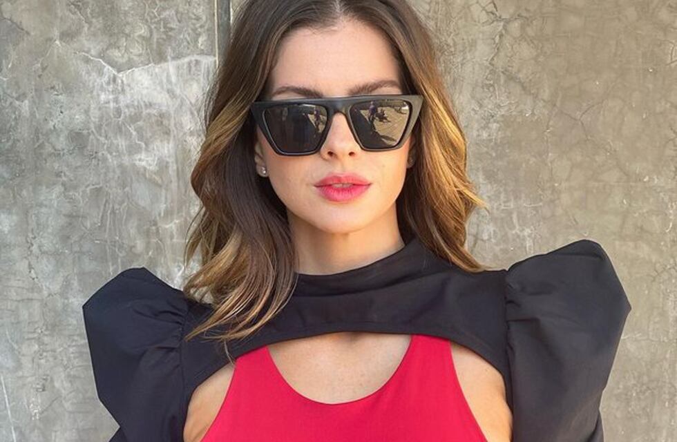 China Suárez posó con un top traslúcido y culotte: “Una de Maeame”