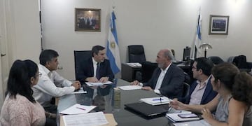 Convenio entre Ministerio de Salud y PAMI: un paso hacia la mejora de la atención médica.