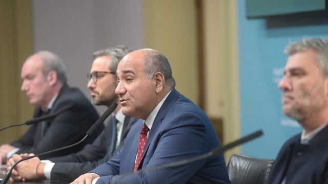 El jefe de gabinete, Juan Manzur, no descartó que haya más cambios en el gobierno.