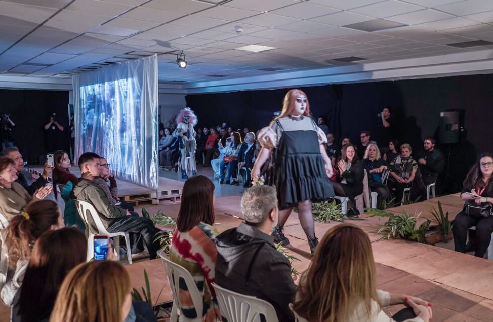 Más de 30 modelos cerraron el programa “Exuvia” con un desfile inclusivo y diverso