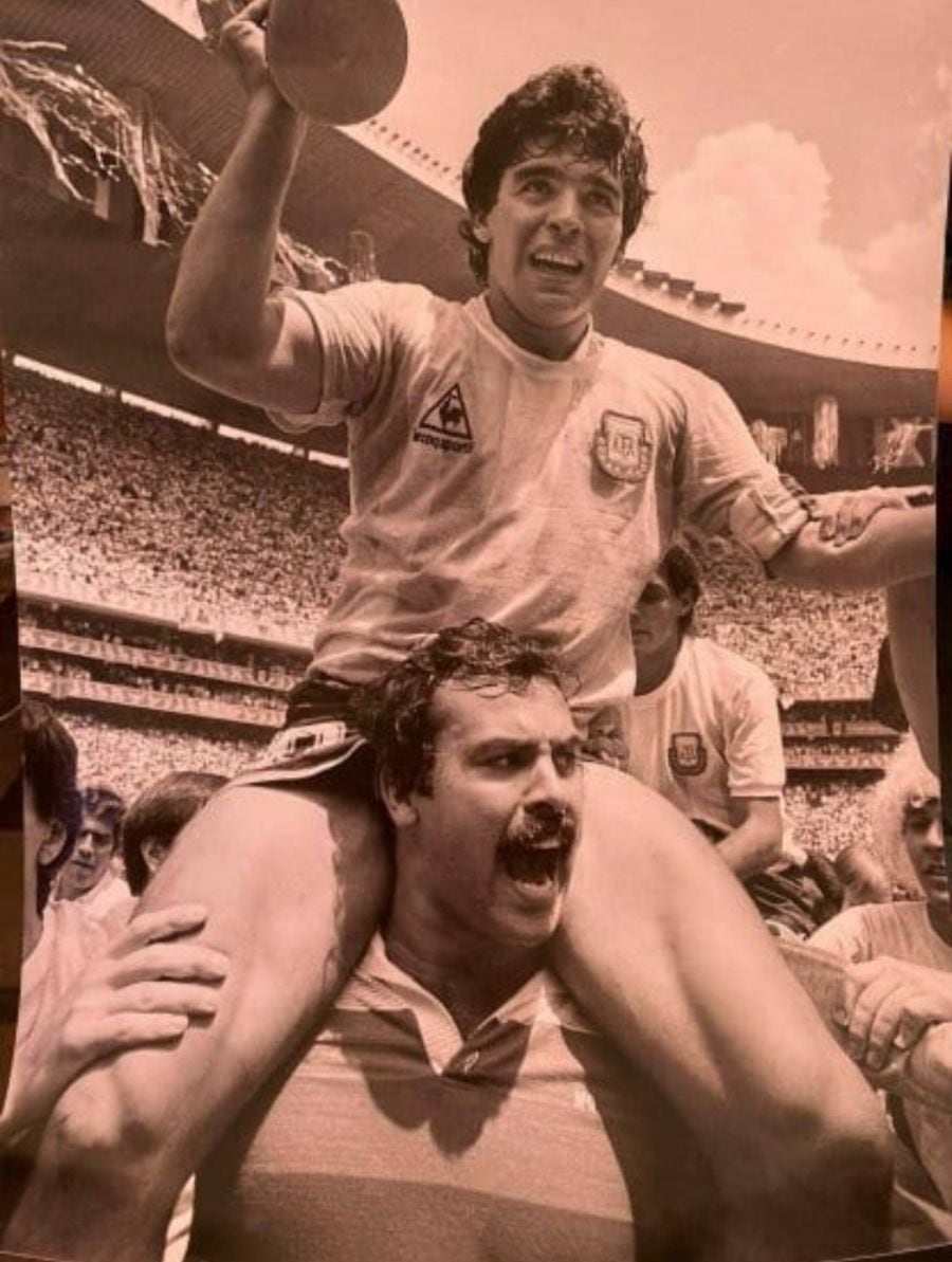 Roberto Cejas, el hincha que llevó el alzas a Diego Maradona