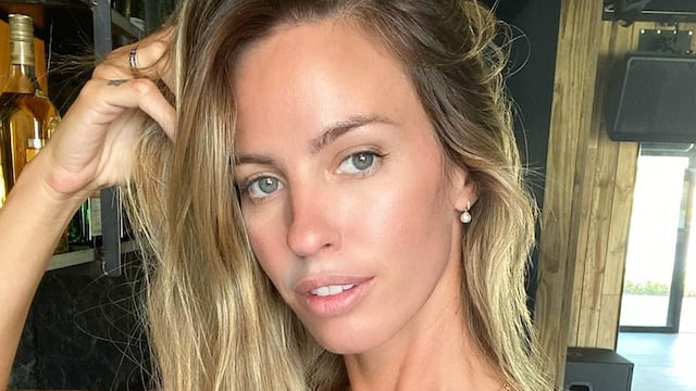 La rubia posó en traje de baño desde Miami