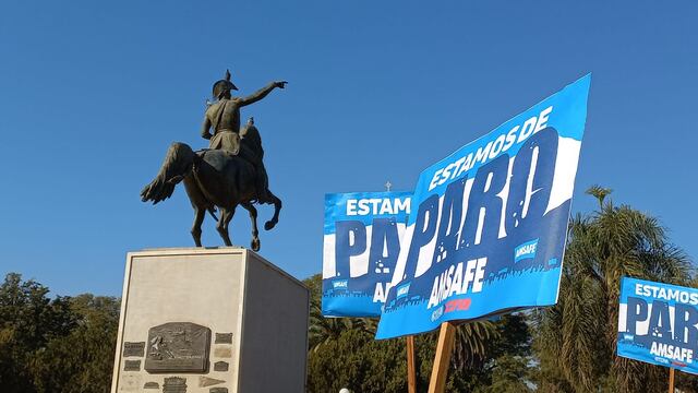 Manifestación de docentes de Rafaela y la región en la plaza 25 de mayo