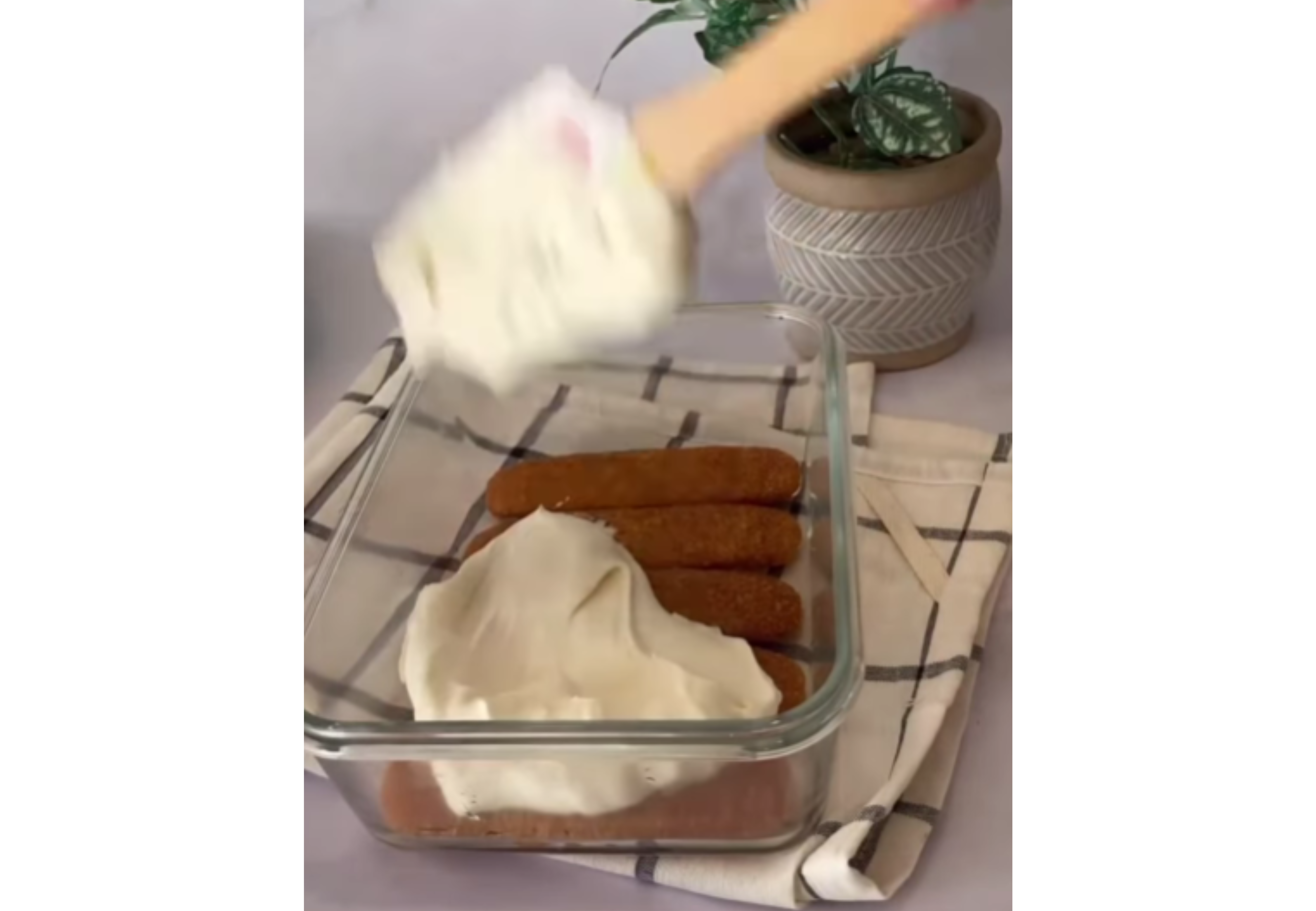 En pocos pasos, este postre está listo para servir en la mesa.