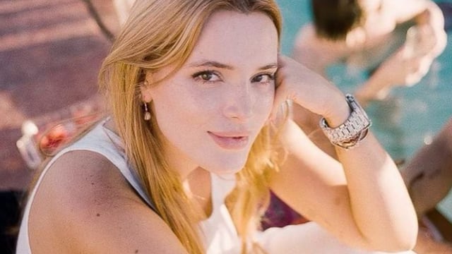 Bella Thorne causó furor en instagram al posar con un vestido escotado