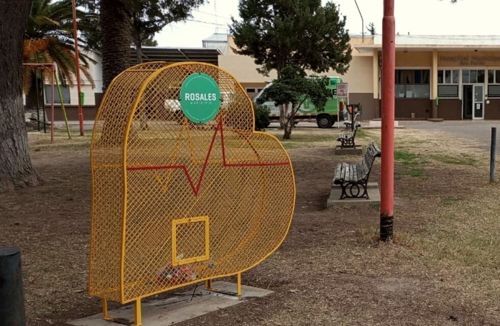 Punta Alta: instalaron un “Eco Corazón” en el ingreso al Hospital Eva Perón