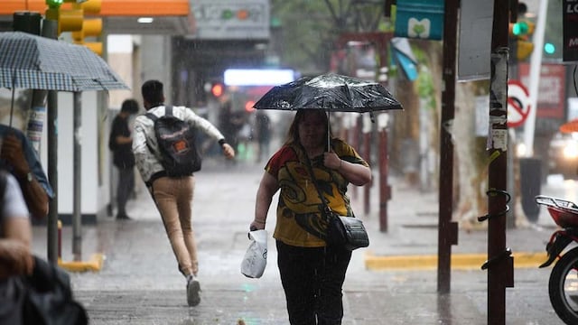 Una fuerte toprmenta de agua y granizo se descargó pasadas las 20 sobre el Gran Mendoza. José Gutierrez/Los Andes