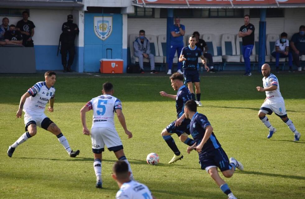 Atlético se durmió y empató de local 2 a 2 con San Telmo