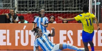 La mendocina Anita Ontiveros detrás de Agostina Chiesa