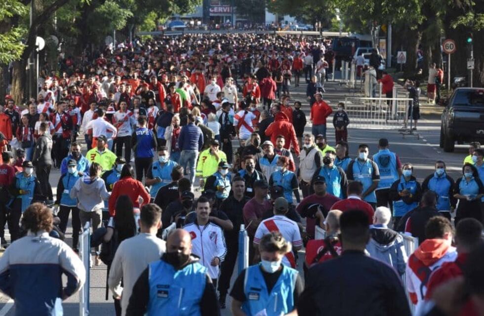 River suspendió a más de 1.000 socios que intentaron ver el Superclásico sin entrada