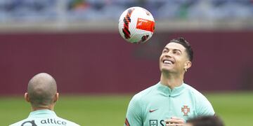 Cristiano Ronaldo lidera al seleccionado de Portugal que busca el pasaje al Mundial. (Archivo)
