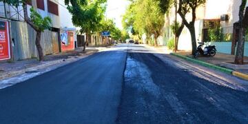Concluyen trabajos de repavimentación sobre calle 3 de Febrero.
