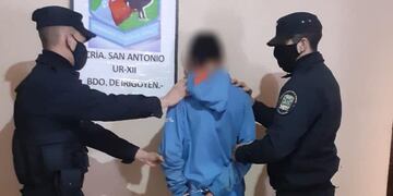 Al ser interceptado el joven intentó huir pero fue aprehendido a pocos metros.