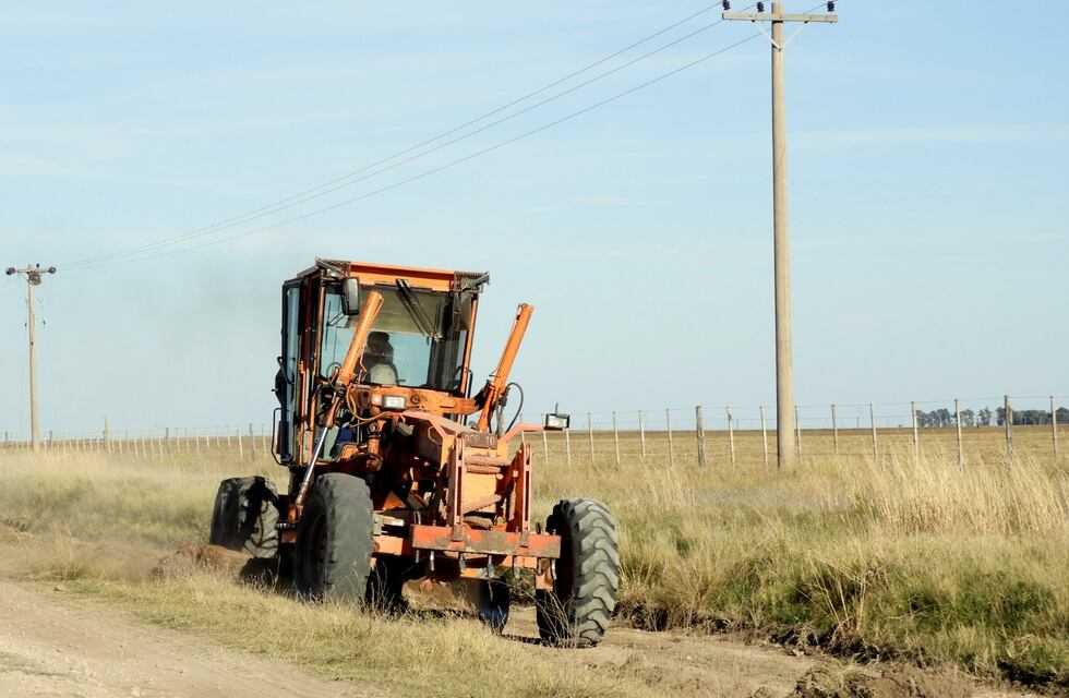 Trabajos de reconstrucción y mantenimiento de caminos Paso Mayor