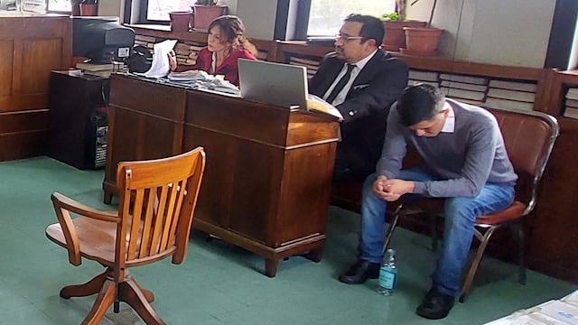 Franco Reinaldo Angelo (der.) manejaba en estado de ebriedad cuando ocasionó un siniestro vial en el que murió una mujer embarazada y resultó herido un hombre.