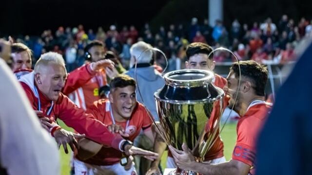 Pedro Sabino campeón con Lambert de Monte Maíz de la Beccar Varela