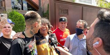 L-Gante de visita en casa de La Mona. Y en enero, en un mismo escenario y en un mega festival (La Mona).