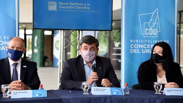 La Municipalidad de Concepción del Uruguay lanzó dos programas inéditos, que promueven la investigación científica en todos los establecimientos de educación superior y no superior de la ciudad