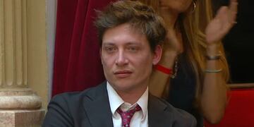 ¡Irreconocible! El increíble cambio físico de Santiago Caputo en 9 meses del gobierno de Javier Milei